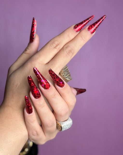 خدمات تخصوصی ناخن 😍برای دیدن نمونه کارهای بیشتر روی عکس کیلیک کنین☝🏻