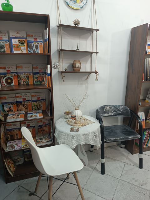 فروشگاه کتاب همراهان دانش 