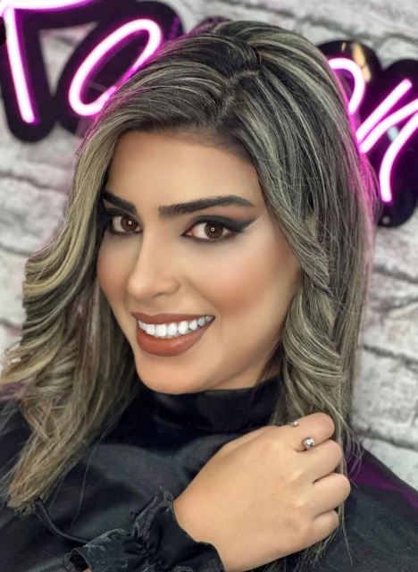 خدمات تخصوصی میکاپ 😍 برای دیدن نمونه کارهای بیشتر روی عکس کیلیک کنین☝🏻