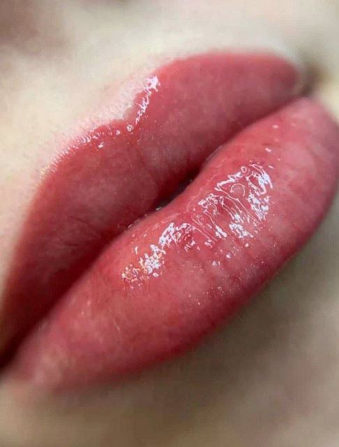 خدمات شیدینگ لب💋