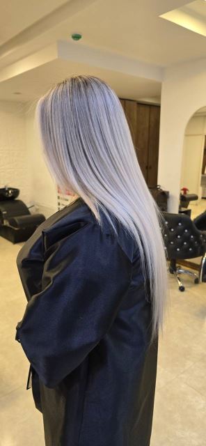 خدمات احیا و صافی مو 😇برای دیدن نمونه کارهای بیشتر روی عکس کیلیک کنین☝🏻