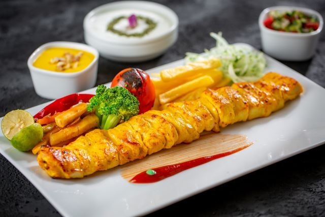 جوجه کباب سینه زعفرانی مخصوص