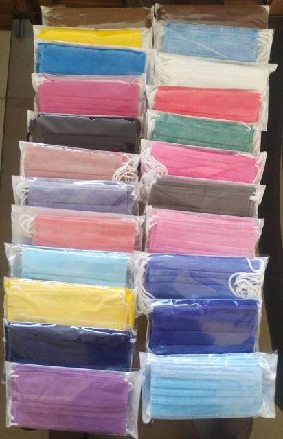 ماسک رنگی