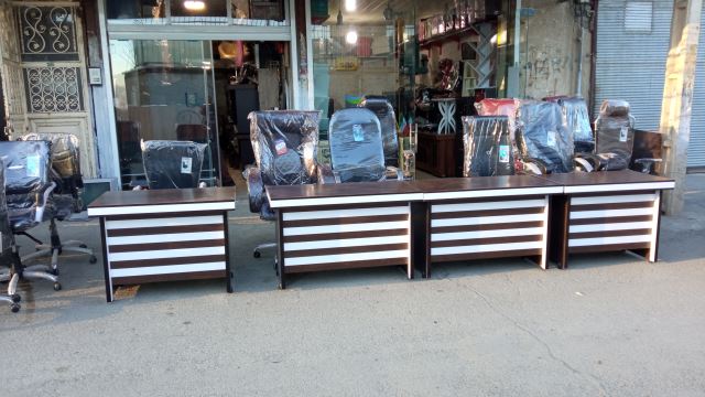 میز کارمندی