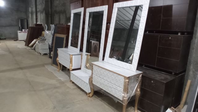 آینه و کنسول