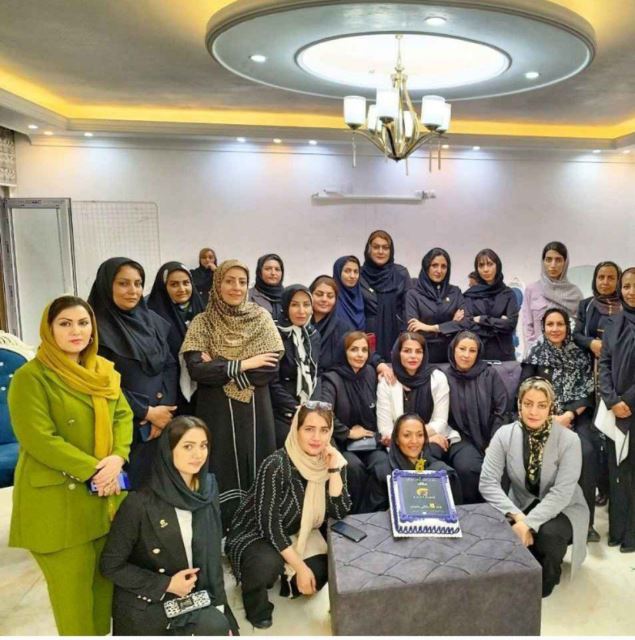 تعدادی از بانوان موفق فاتحان