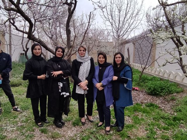 دورهمی و فان لیدرشیپ