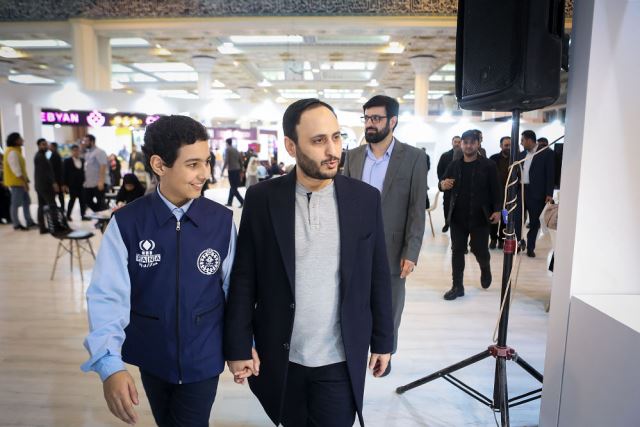 سیدمتین موسوی دست در دست سخنگوی دولت ، علی بهادری جهرمی