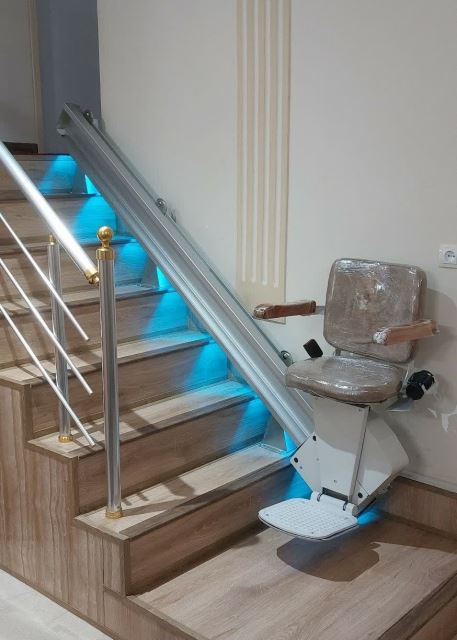 صندلی پله پیما