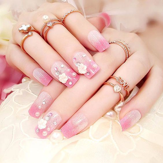 آرایشگر ناخن