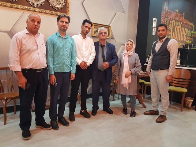 جلسه بچه های گروه