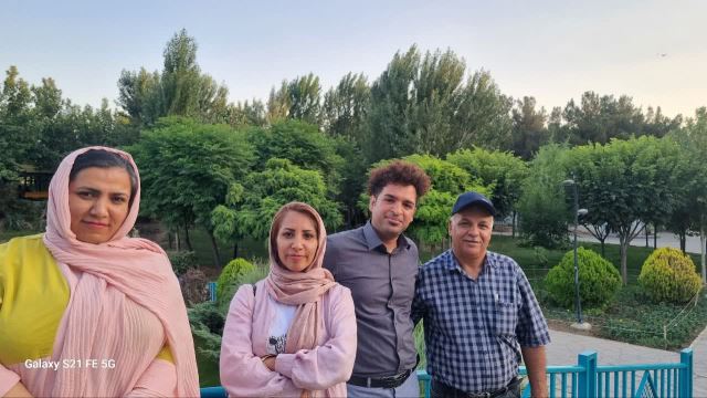 لیدرشیب با دوستانم
