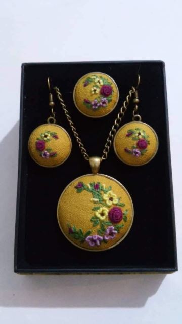 سرویس گلدوزی (کلیک کن 👇👇👇)