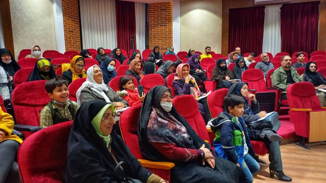 کارگاه کودک قهرمان در شهرداری