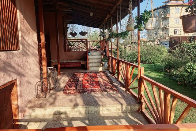 ایوان اقامتگاه