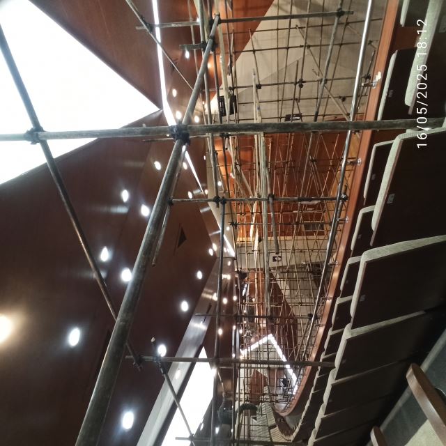 آمفی تاتر دانشکاه آزاد