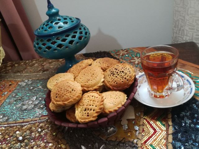 نان و شیرینی گل مریم