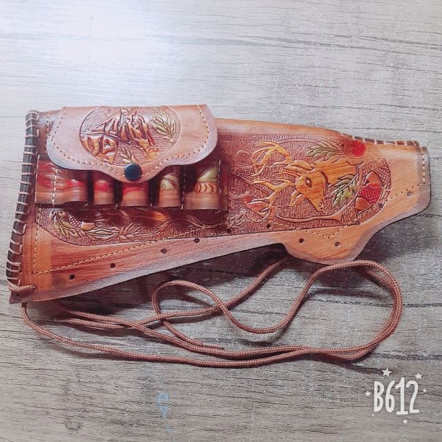 جای قنداق تفنگ نقش دار