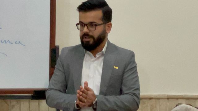 آی نوتی اهواز - احسان اسفندیاری - کارآفرین - 09168528129