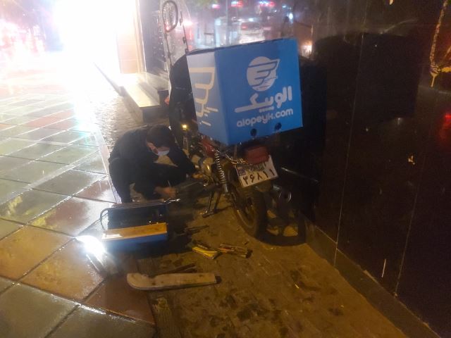 تعویض زنجیر موتورسیکلت در بلوار پاکنژاد