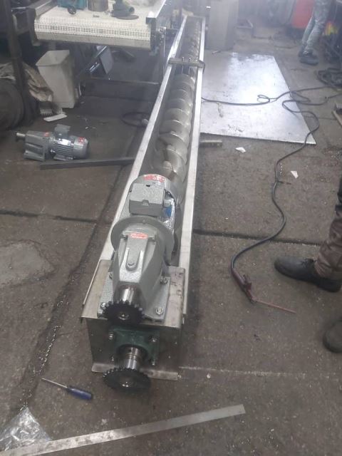 دستگاه مارپیچ انتقال مواد در اصفهان