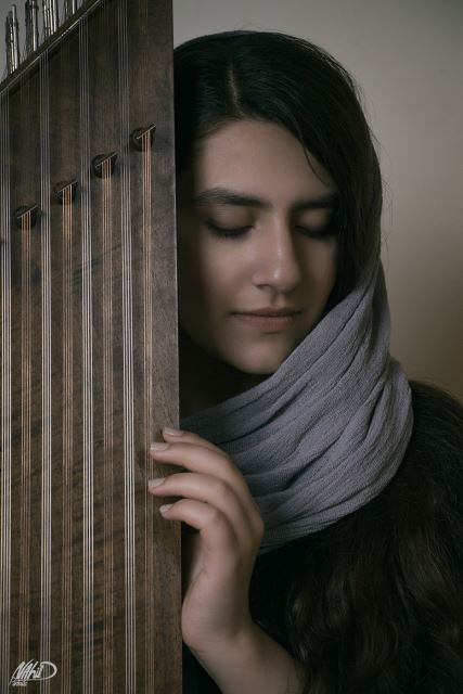 بانو فرناز اکرمی مدرس سنتور 